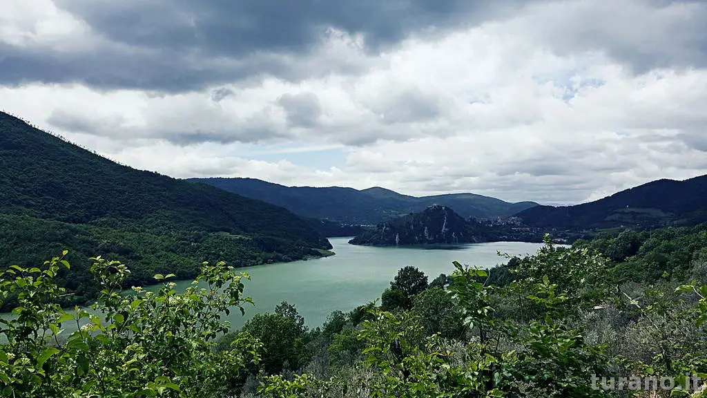 Lago Turano Rieti vista da Ascrea