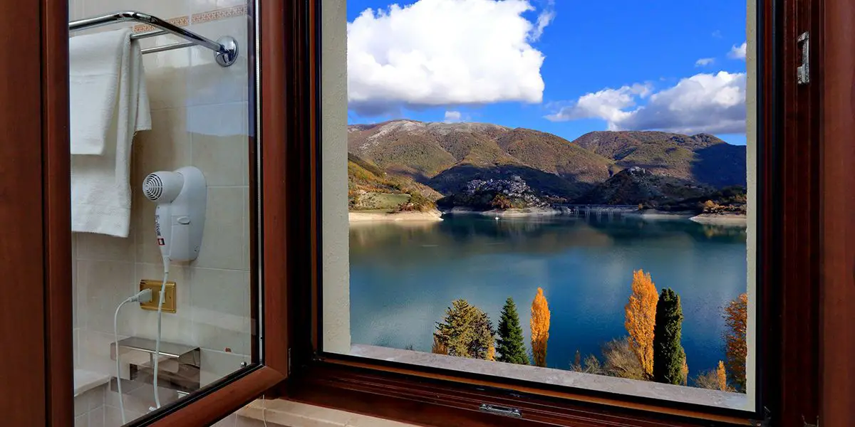 Vista da sogno Camere Turano Resort Colle di Tora RI